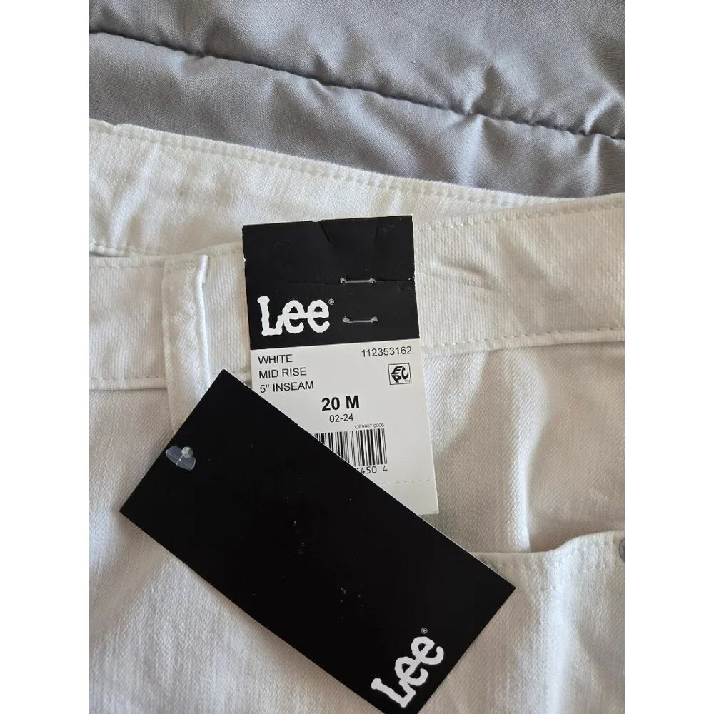 Lee Women’s White Mid Rise Cuffed Shorts – Plus Size 20M – Waist 40" - Picture 6 of 7